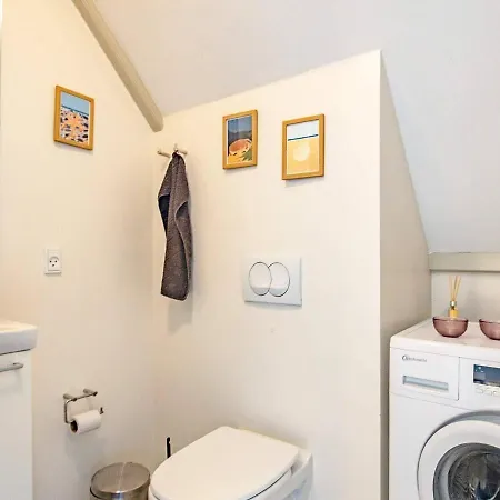 8 Person In Appartement